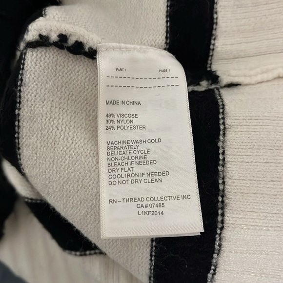 Striped Turtleneck Sweater Wide Arm, Size M - Picture 7 of 8